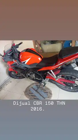 CBR 150R warna merah THN 2016.