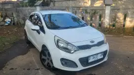 Kia Rio 2013 manual tangan pertama