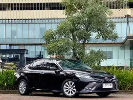 Camry 2.5 V 2019. Sunroof. Low Km. Pajak Panjang Maret 26. TDP 11 Juta