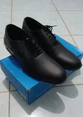Sepatu Pantofel Yongki Komaladi ukuran 43 masih baru