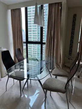 Meja makan 4 kursi