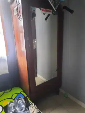 Lemari jati artistik