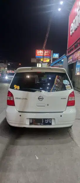 nisan grand livina 15 xv at thn2011 w putih trwt siap pakai pjk pjng