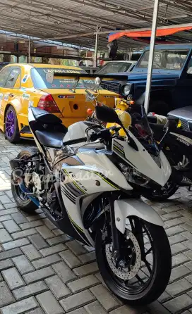 Yamaha R25 2017