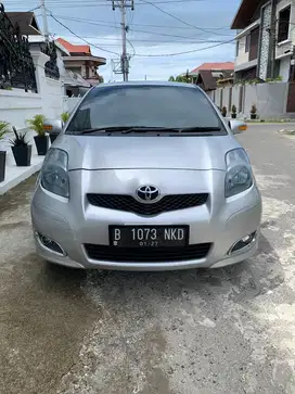 Di Jual Toyota Yaris E AT 2011