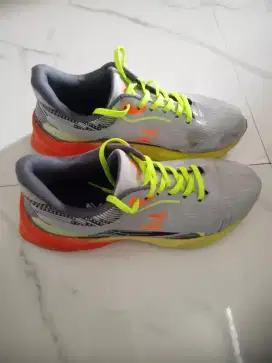 Sepatu zevil untuk running dll size40 fit39/40 aol msh tebal