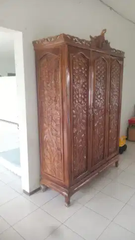 Lemari jati jual cepat NEGOooo