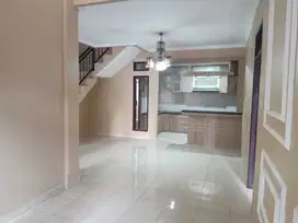 Disewakan Rumah Cantik Siap Huni di Antapani Bandung