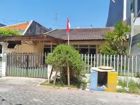 Rumah Lama Terawat Siap Huni Lokasi PRIME Manyar Jaya Surabaya Timur