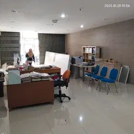 SEWA RUKO DI KELAPA GADING AMAN , PARKIR LUAS