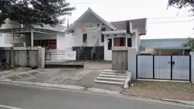 Rumah siap huni di Mainroad Sarijadi bisa untuk usaha Bandung