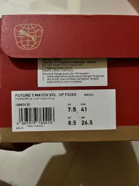 sepatu bola puma