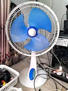 Kipas Angin Miyako 12 inch Duduk Bisa Dinding
