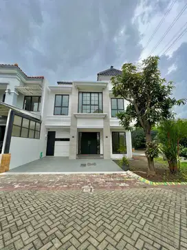 Rumah Minimalis Klasik di Jemursari Regency Surabaya
