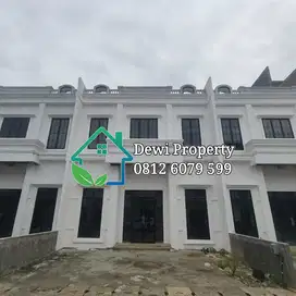 DIJUAL VILLA SOUTHERN LAKE CEMARA ASRI