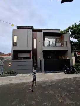 RUMAH 2 LANTAI DI KEDAMAIAN BANDAR LAMPUNG