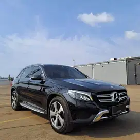 [Km 25.000] Mercedes Benz GLC250 / GLC 250 Exclusive 2017 Hitam
