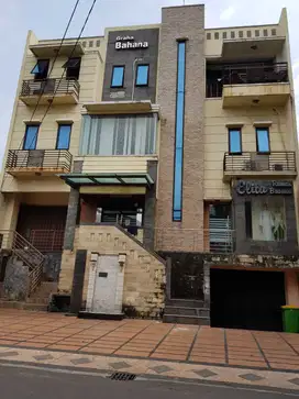 Rumah 4 lantai di Pejaten, Jakarta Selatan