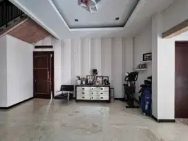 Rumah Mewah dalam cluster, ada swimming pool, Pejaten-Jakarta Selatan