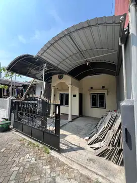 Rumah Graha Indah, di Jl Medayu Utara - Kondisi Siap Huni, Harga Nego