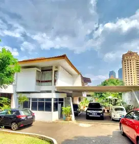 Jual Rumah full furnished