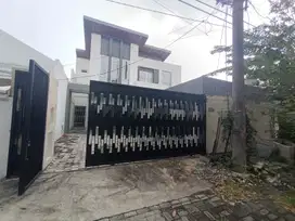Jual rumah mewah baru gress raya kutisari Indah
