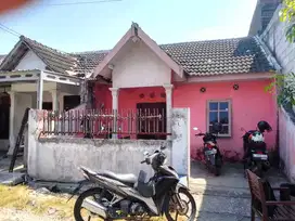 RUMAH DI PERUM LESTARI INDAH MENGANTI