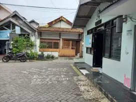 Rumah Murah 1¼ Lantai Tusuk Sate Daerah Darmo