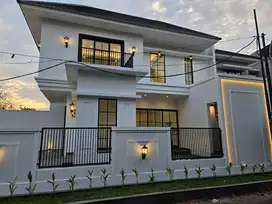 jual rumah baru gress 2 lantai rungkut asri mewah