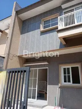 Rumah Baru 2 Lantai Mulyosari