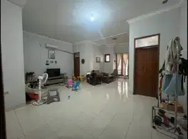 jual rumah siap huni manyar ada halaman belakang