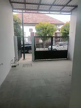 rumah mungil berkualitas semolowaru mewah 2 lantai