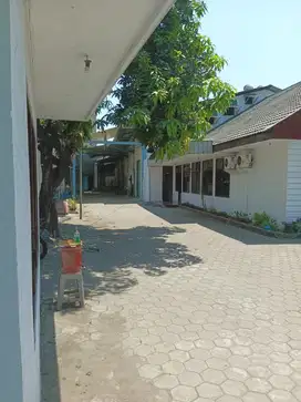 jual cepat ex workshop gudang industri brigjen katamso /pabrik paku
