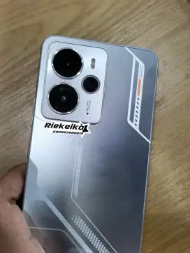Realme 14 5G RAM 8/256GB Garansi Resmi