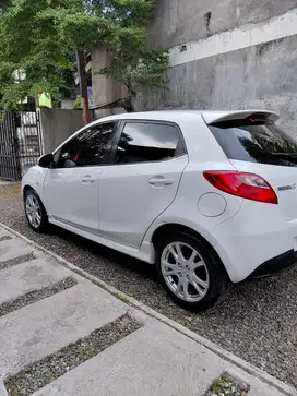 Mazda 2 R 1.5 AT