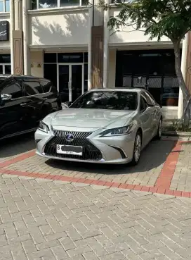 Lexus ES300h 2019
