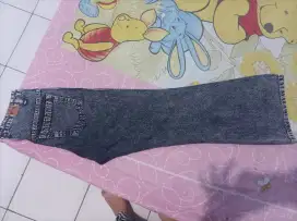 dijual celana Levis