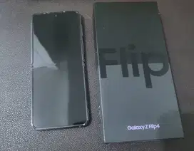 Dijual Samsung Z Flip 4 , Ram 8 512