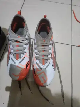 Sepatu bola puma ultra