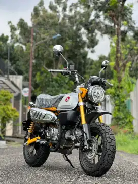 Honda monkey 2023 km 30 perak plat d