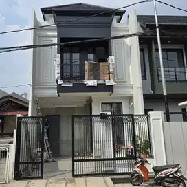 Dijual Rumah di Griya Loka, Cantik dan Rapi Lokasi Strategis