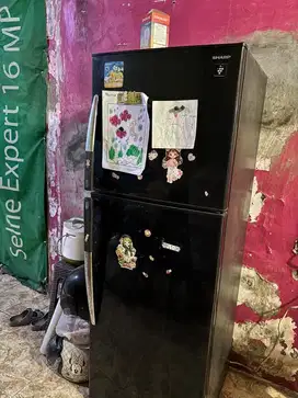 Kulkas 2pintu sharp