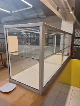 ETALASE MAKANAN WARTEG