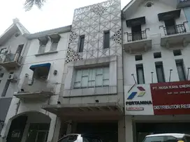 Kantor 4 lantai BU Dlm Perkantoran Ruko Pondok Indah di Lebak Bulus