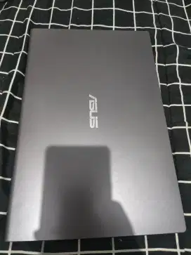 Laptop Asus M415 istimewa