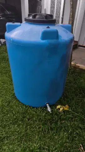 Dijual toren air merk penguin dgn kapasitas 1000 liter
