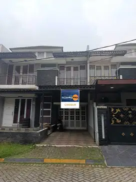 Dijual rumah 2 Lantai siap huni di Cibubur Country