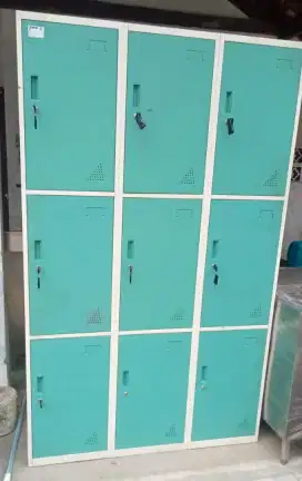 Lemari Loker 9 Pintu: Solusi Penyimpanan yang Efektif!