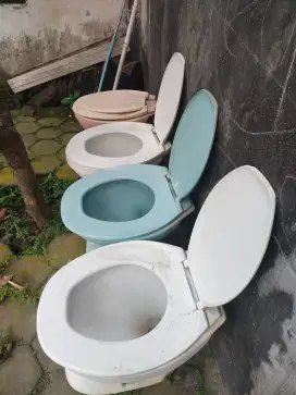 Kloset duduk manual bekas