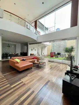 Rumah lux lokasi favorit setrasari sukahaji Bandung